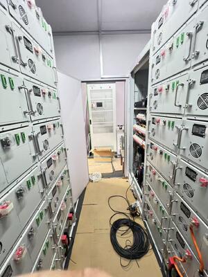 Efektywność do 98 procent Rozwiązania do zarządzania energią baterii ESS